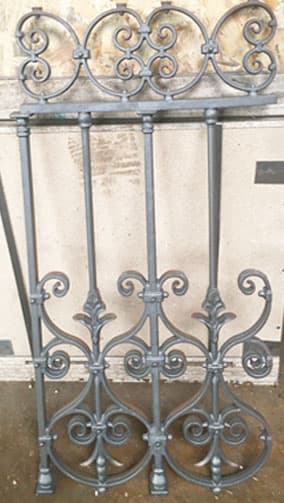 Balustrade, ornate cast iron railing - Thumbnail 3