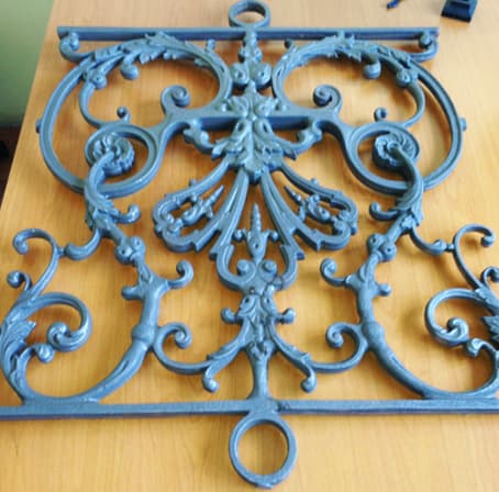 Balustrade, ornate cast iron railing - Thumbnail 3