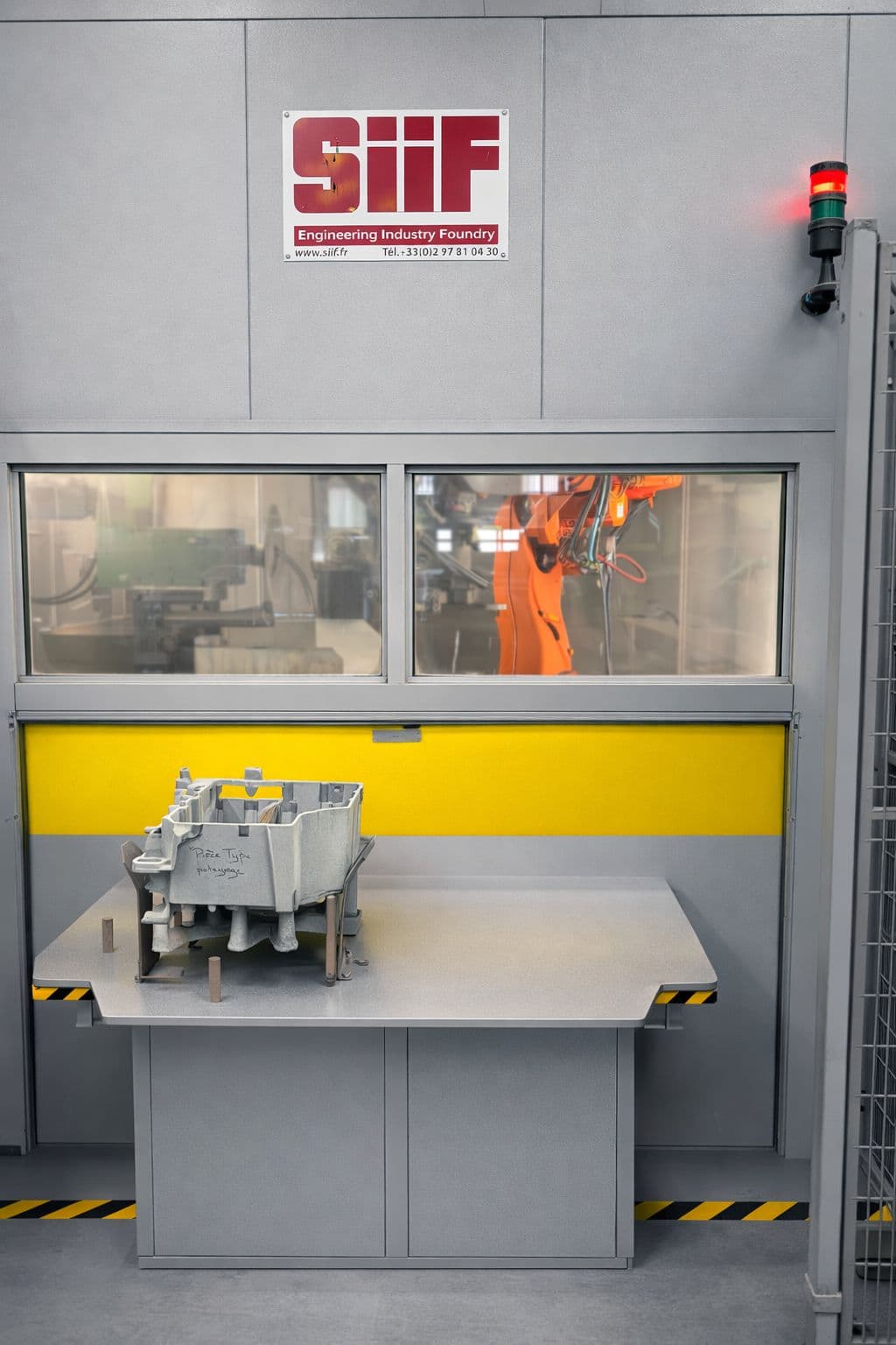 Deburring robot